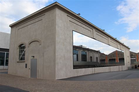 fondazione prada largo isarco milano|fondazione prada roma.